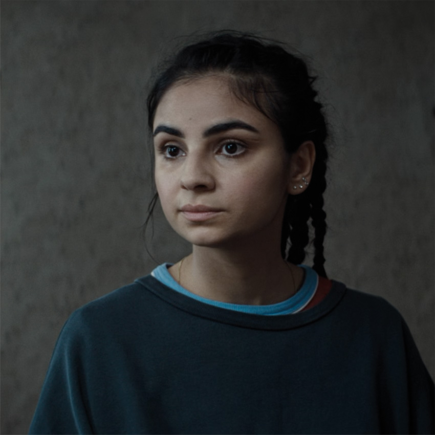 Ein Porträt der Hauptdarstellerin Bayan Layla in der Rolle der Evîn im Film Wovon sollen wir träumen.