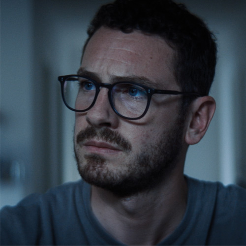 Ein Porträt des Schauspielers Louis Nitsche in der Rolle des Christian im Film Wovon sollen wir träumen.