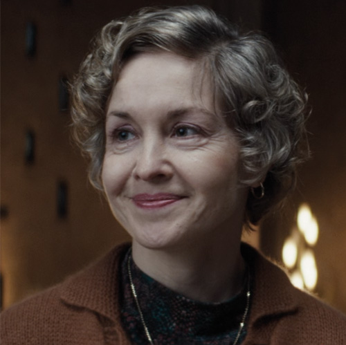 Ein Porträt der Schauspielerin Valery Tscheplanowa in der Rolle der Elena im Film Wovon sollen wir träumen.